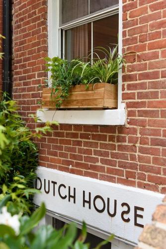 The Dutch House - image 11