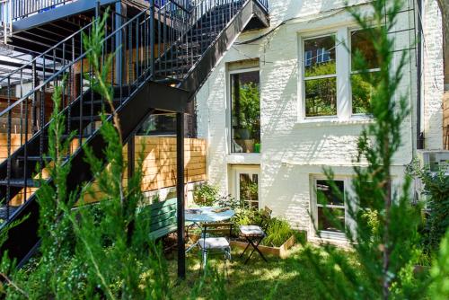 The Dutch House - image 10