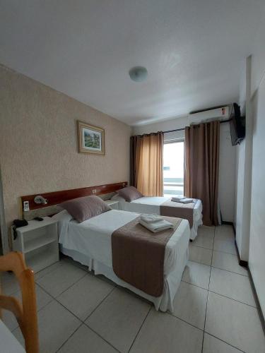 Standard Double Room image 6