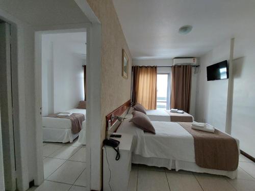 Standard Triple Room image 7