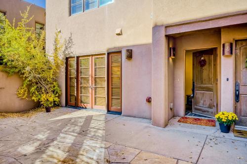 El Corazon-Steps to the Plaza in Santa Fe, USA