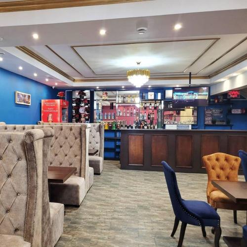 bar/salon, гостинично-ресторанный комплекс AMARI (гостинично-ресторанныи комплекс AMARI) in Uralsk