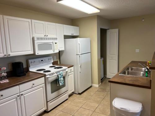 Washburn Hotel Suites - image 2