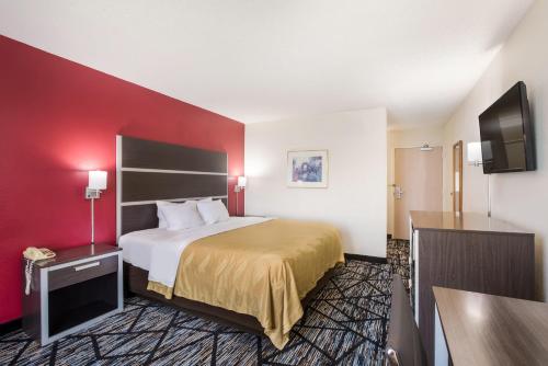 Quality Inn Northlake - image 10