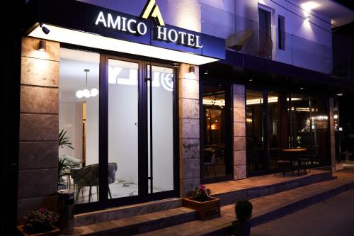 Amico Hotel