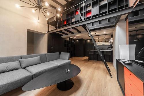 3 storey apartment with a character and a terrace, Riga (photo 5)