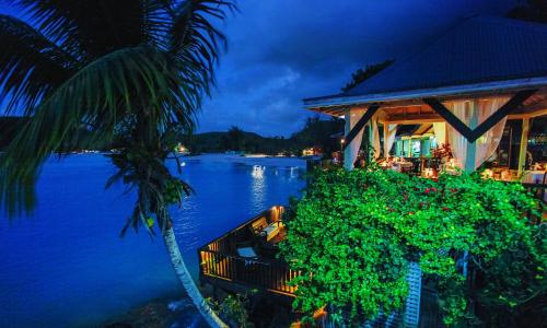 Vista exterior, Cocos Hotel in Saint Mary