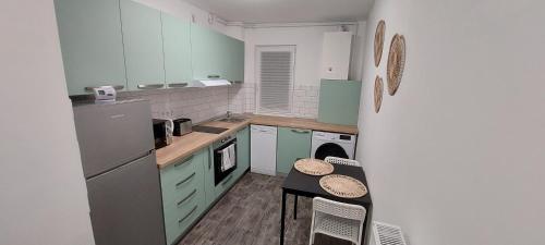 One-Bedroom Apartment image 6