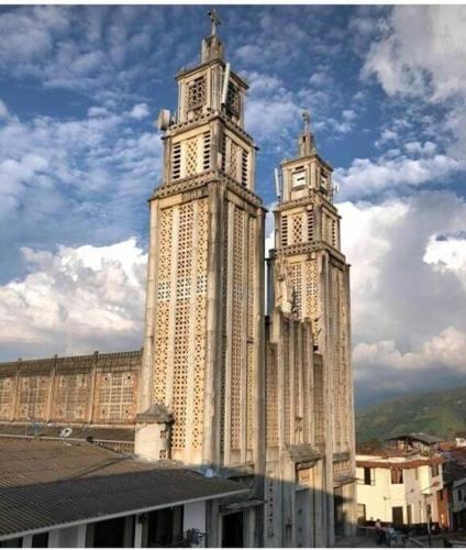 A su Merced entre Nubes, Montañas y Café.