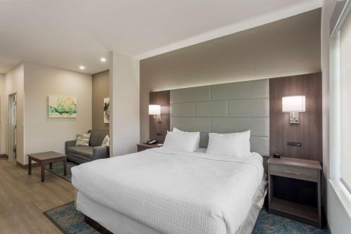 Best Western Plus Executive Residency Antioch Inn