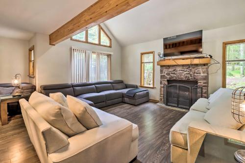 Peaceful Poconos Home with Hot Tub and Game Room! in Lake Harmony, USA