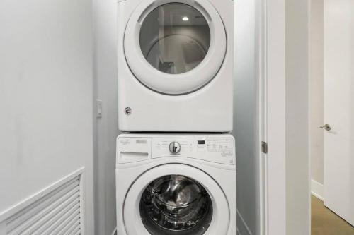 One-Bedroom Apartment image 8