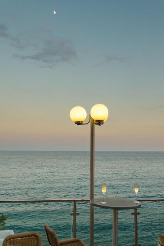 Restaurant, Toboso Apar - Turis in Nerja