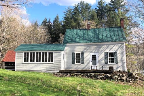 Riverside Cottage in Woodstock, USA