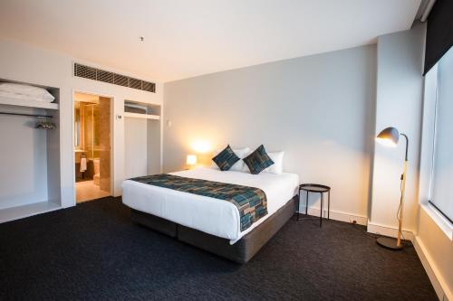 Executive Suite image 3