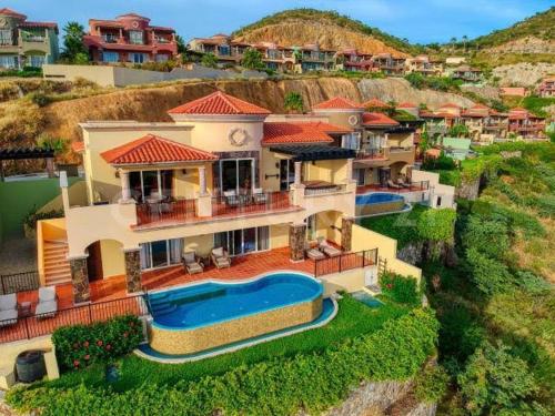 VILLA MONTECRISTO