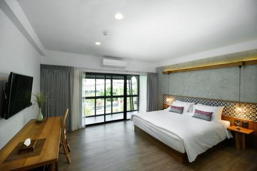 room detail thumbnail 1