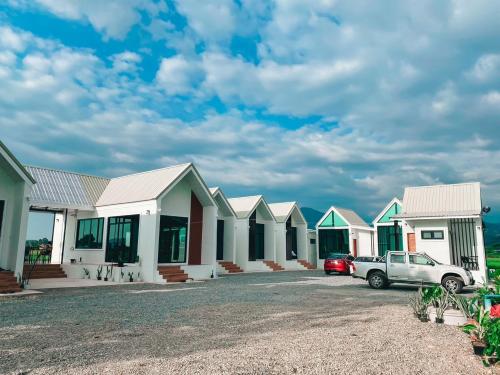 เดอนาปัว วิลล่า in Pua