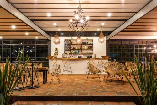 Pub/Lounge, Hotel Campestre Cafe Cafe in Montenegro