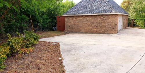 Hide Away Guest House in Azle, USA