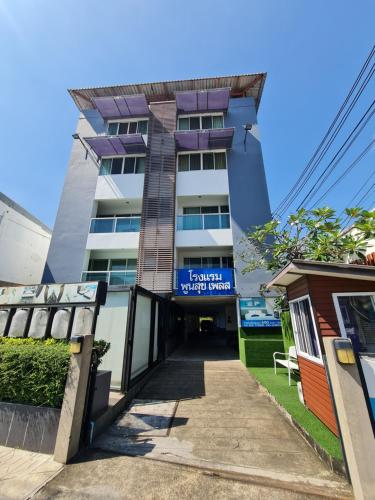 Poonsuk Place Hotel - 숙소 외관