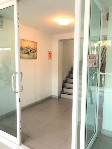 Poonsuk Place Hotel - 출입구