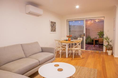 Sunnyridge Villa -courtyard peaceful and 5min To Freo