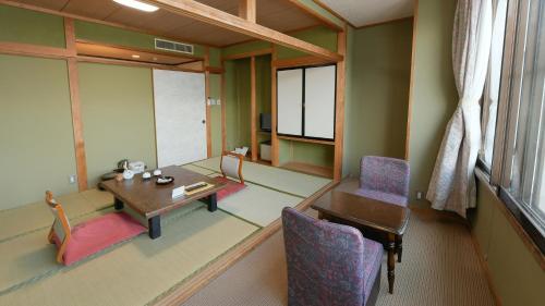 Japanese Twin Room with Lake View