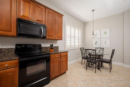 835 Cinnamon Beach 3 Bedroom Sleeps 8 Diamond Rated Ocean Front 2 Pools - image 9