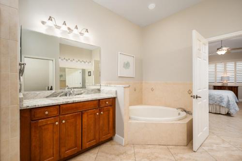 835 Cinnamon Beach 3 Bedroom Sleeps 8 Diamond Rated Ocean Front 2 Pools - image 6