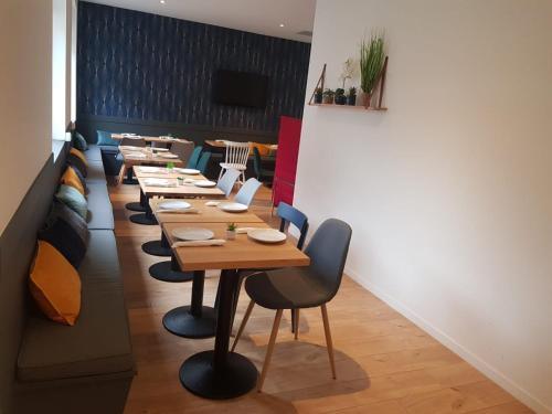 อาหารและเครื่องดื่ม, Oskar Hotel in อานเนอมาส