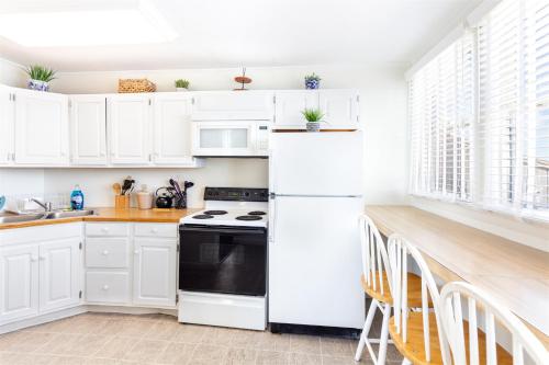 Provincetown Inn - main image