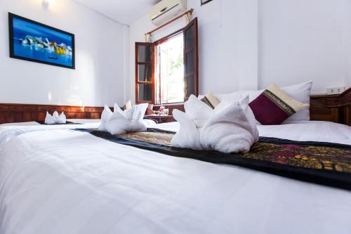 Superior Triple Room image 5