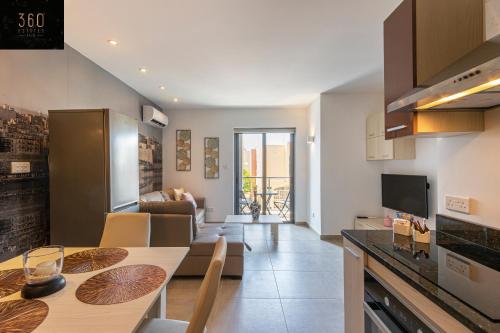 High-End central APT with comfy BED & Super WIFI by 360 Estates 3