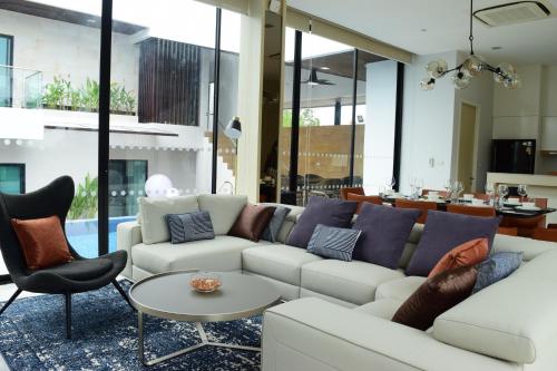 Villa i Na Jomtien på 530 kvm, med 4 soverom, 5 bad (Movenpick pool villa by ANGKANA) in Pattaya