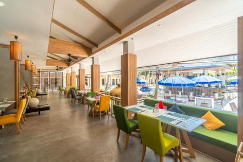 レストラン, カマラ プーケット スイーツ&リゾート【SHA Extra+認定】 (Radisson Resort & Suites Phuket) in プーケット