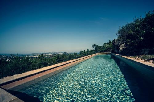 bazen, Art & design Villa with 360 view in San Peyre