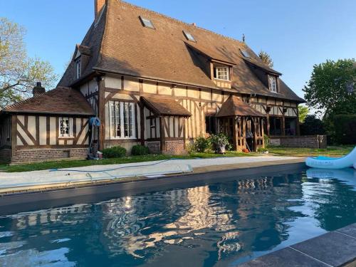 Maisons de vacances Belle demeure Normande dans son ecrin de verdure.