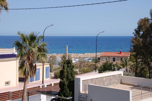 Nuza, Villa con Piscina y Barbacoa