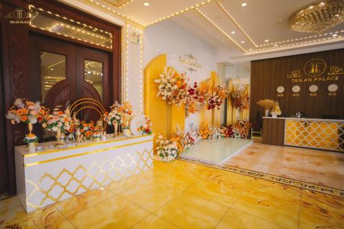 Lobby, Tan An Palace in Thuong Ly/Quan Toan
