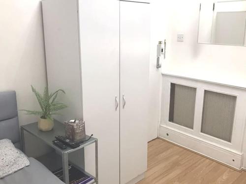 Entire private studio in Kensington 3 mins to tube