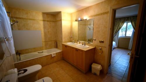 Marbella Beach Resort at Club Playa Real - image 2