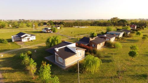 Casa rural cerca del arroyo y el río Paraná