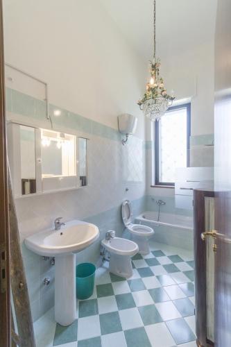 Bathroom, Masseria Bellamarina in Torre Santa Susanna