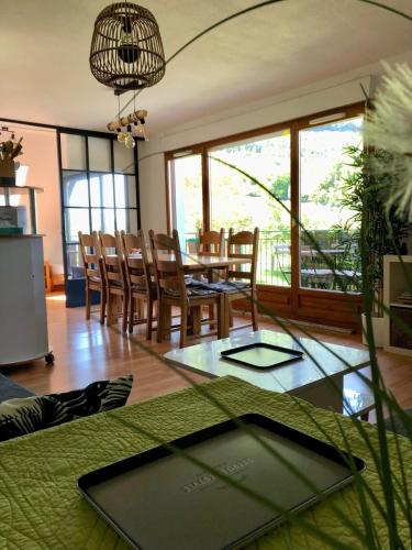 The green fee close to the Golf course and 5 minutes from the lake gîte à louer Villard