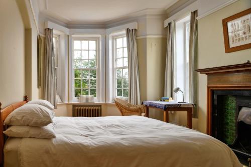 Finest Retreats - Edwardian Country House - 9 Bed, Sleeping up to 21