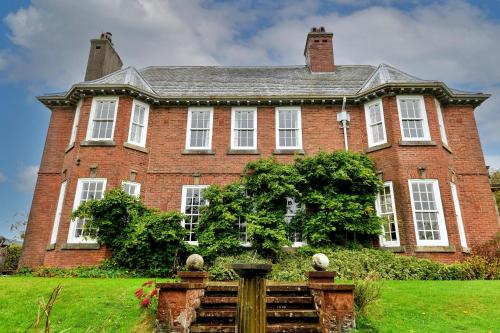 Finest Retreats - Edwardian Country House - 9 Bed, Sleeping up to 21 Longtown