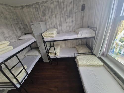 Amigo Budget Hotel - image 2