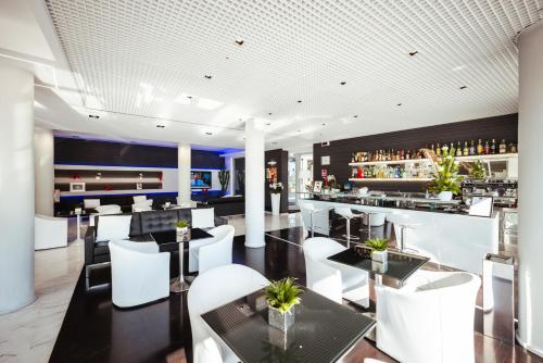 Raffaello Hotel - image 9