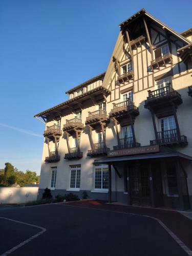 Le Continental Hôtel